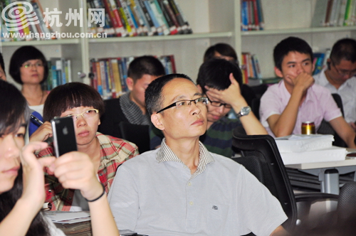 認(rèn)真聽 做記錄 拍課件做市場(chǎng)學(xué)習(xí)很重要