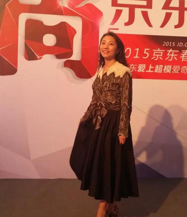  推廣京東的服裝業(yè)務(wù)，李曦帶領(lǐng)團(tuán)隊(duì)策劃實(shí)施了“尚京東”系列活動(dòng)